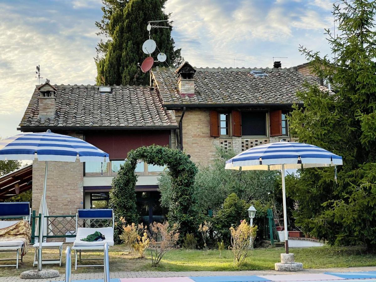 Appartamento Con Piscina E Giardino A Siena Kültér fotó